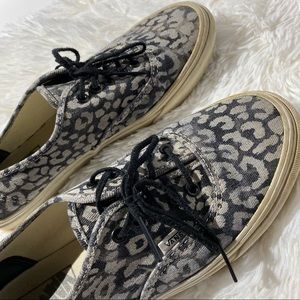 Leopard print Vans